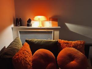 70s style studio 3 or 4p with balcony near Champs-Élysées