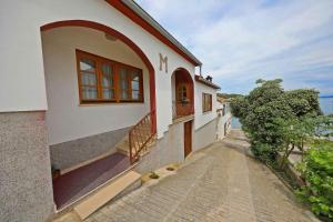 Apartment with A - C in Mali Iz-Insel Iz 53442