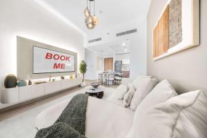 Free housekeeping visits during your stay - StayShort - Contemporary 2 Bed Retreat in Meydan for 6