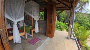 Beachfront Flat - Terrace Garden - 30m to beach