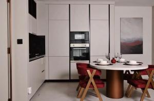 Elegant 1BR Apartment in Hyde Walk by Imtiaz