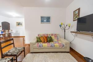 Casa com Churrasqueira a 500m da Praia de Solemar