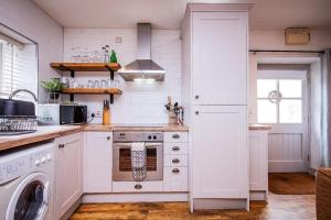 Cosy Farm Conversion In The Heart Of Pembrokeshire