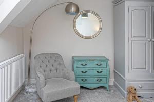 Character Townhouse in Town Centre & Superb Views