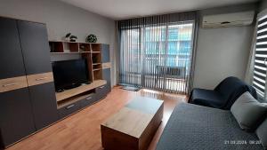 Beatris Modern Comfort