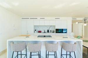 Villa Horizon - Luxury, Heated Pool and Jacuzzi
