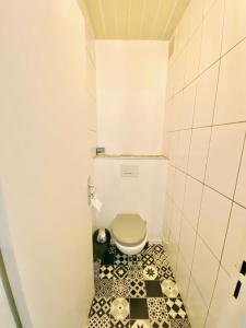 Chambre confortable - appartement lumineux - salle de bain partagée - P5 chambres 3