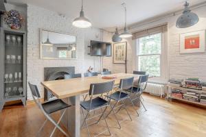 Experience London in amazing reconverted Gin house