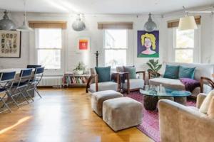 Experience London in amazing reconverted Gin house