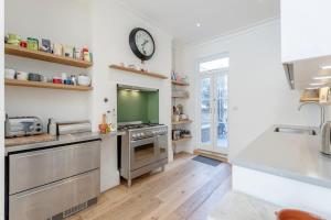 Vauxhall 3 Bed House by BaseToGo