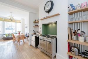 Vauxhall 3 Bed House by BaseToGo