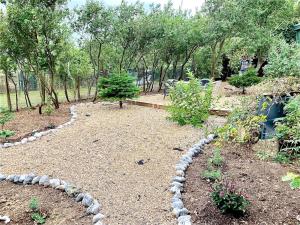 Hollyoak Sanctuary: 4 bedroom cosy Woodland Lodge Retreat