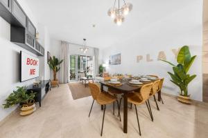 Free housekeeping visits during your stay - StayShort - Majestic 3 Bedroom in Dubai Marina that Sleeps 10