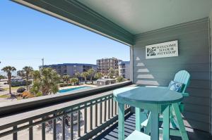 Sea Cabin Shores w Pool View and Ocean Peek
