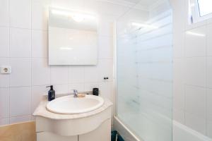 GuestReady - Caniço Retreat with Balcony