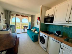 Les Restanques vue mer violettes 1167