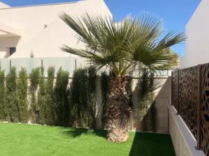 3 Bed Villa - Sleeps 6 - Private Pool - Parking