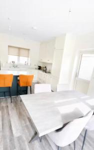 Luxury Home Newbridge - Sleeps 6