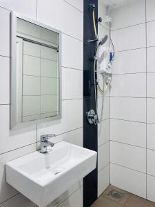 206 1B1B Nusa Bestari-Near Bkt Indah Riverview Inn
