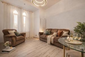 Elegant Stay near Parliament & Old Town