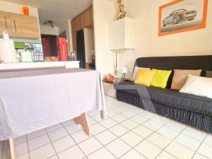 111 t2 proche plage, loggia