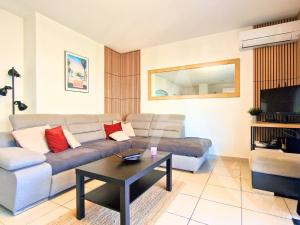 012 grand t3 avec clim, garage, piscine, wifi