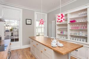 6 Bed in Bath oc-bhr27