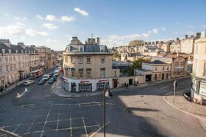 6 Bed in Bath oc-bhr27