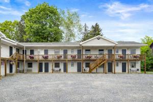 KCs Corner Motel