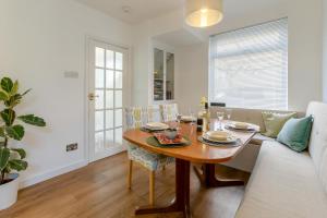 3 Bed in Sidmouth oc-m30720