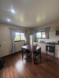 Hospedaje a 2 cuadras del mar Mar de Cobo 4 personas