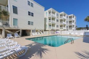 Ocean Views l 2BR l Private Beach Access