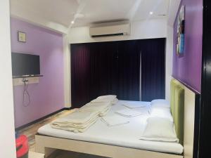 HOTEL MADNI ROYALE (50 Mtrs from Dargaah), Ajmer