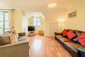 2 Bed in Broad Haven oc-s27956