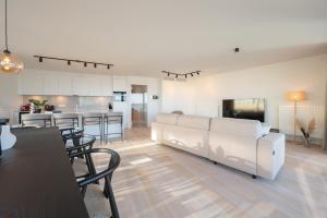 Seaview Apartment with Parking & Balcony