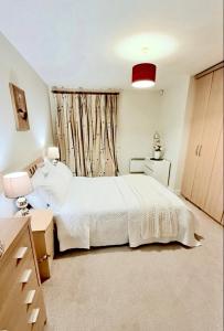 Charming Double bedroom with Stunning Quayfront Views in Wexford