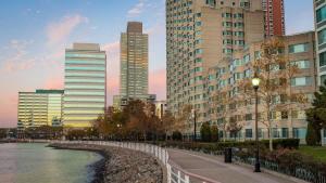 Park Hamilton House 3B2B Modern Apt Mins to NYC