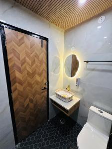 Rustic Brown By Red Hook