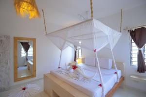Stylish 2-Bedroom Air-Con Villa with Heated Pool