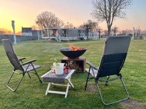 Maasparcje Lodge met Hottub,Firepit en KamadoBBQ