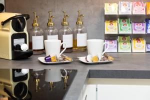 High-End 3 Bedroom Apartment l Free Parking l AC in Every Room l Sleeps 11