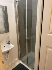 LONDON CITY AIRPORT, EXCEL & 02 ARENa PROXIMITY HOUSE