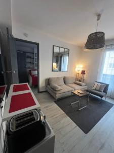 F2 climatisé centre St Raphaël plages 900 m et gare