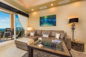 Stunning Ocean View Condo in the Center of Town