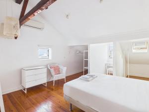 Bright 2BR Alfama Apartment w AC | By Airnest