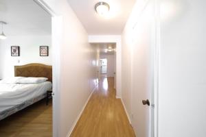 2 Beds, new renovated, 20 mins driving to DT