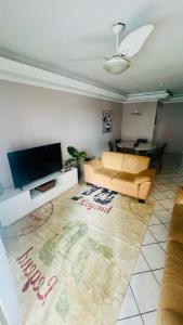 Apto confortável na quadra do mar - Prático e bem localizado