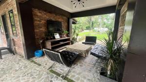 I-NAI Greenville Janda Baik