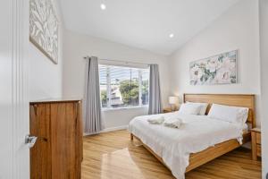 The Lookout, Modern Fremantle Apartment with View