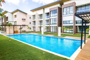 Elegant 3BD Condo in Cocotal